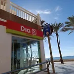 Estupendo Piso Renovado A 30 Metros De La Playa